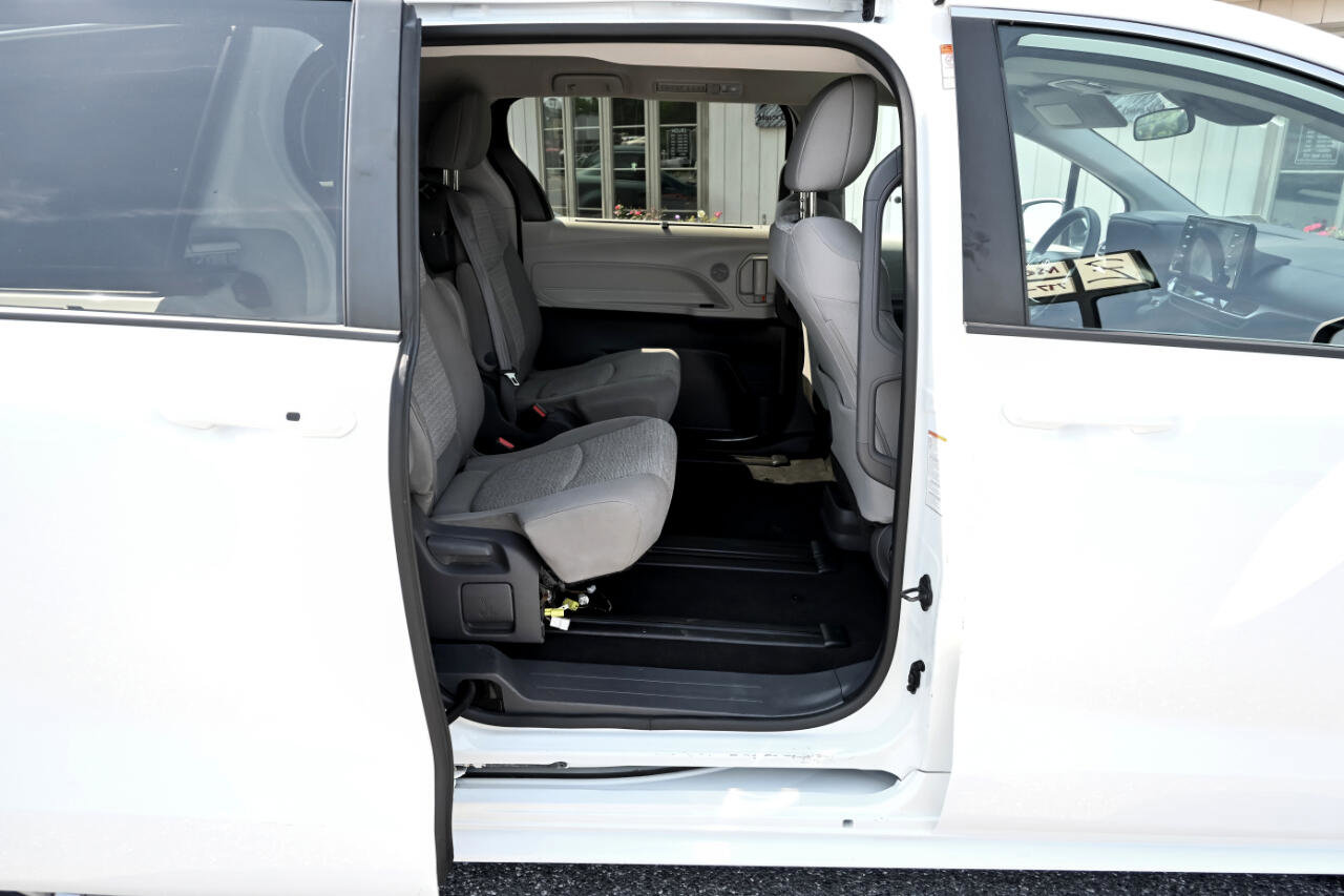 Used 2021 Toyota Sienna LE image 38