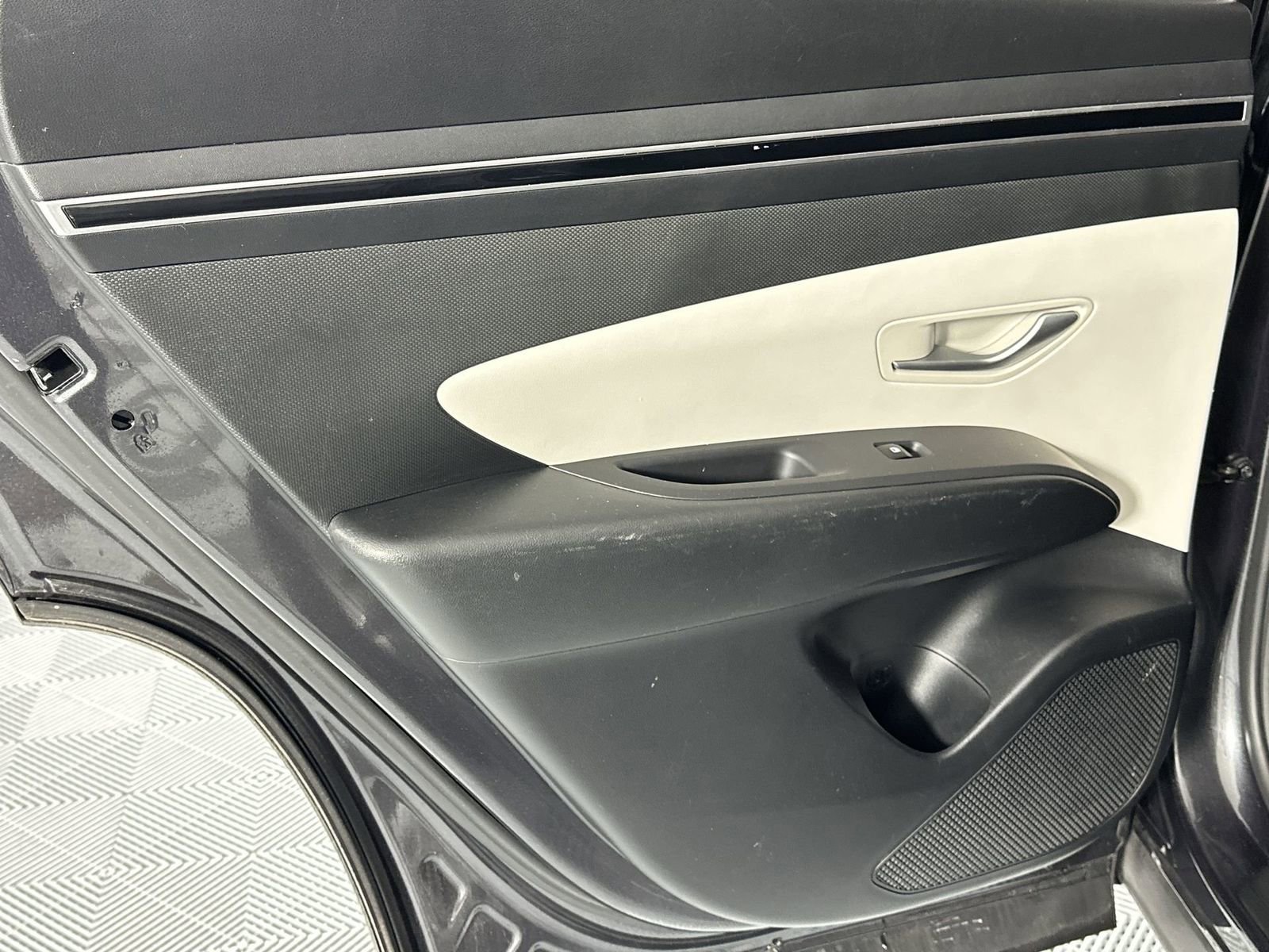 Used 2022 Hyundai Tucson SE image 30