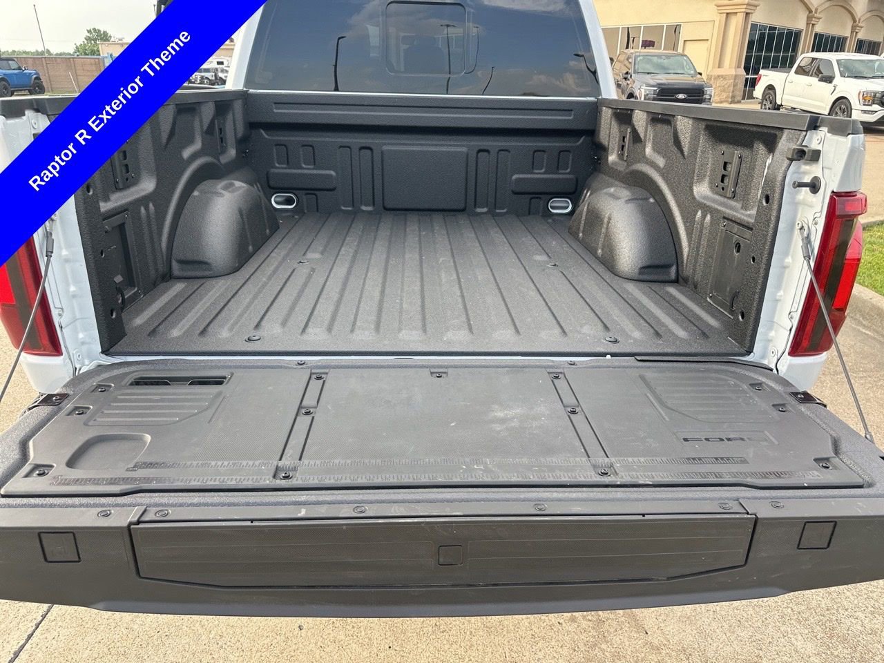 Used 2025 Ford F150 Raptor w/ Equipment Group 803A Raptor R AWD/4WD image 19