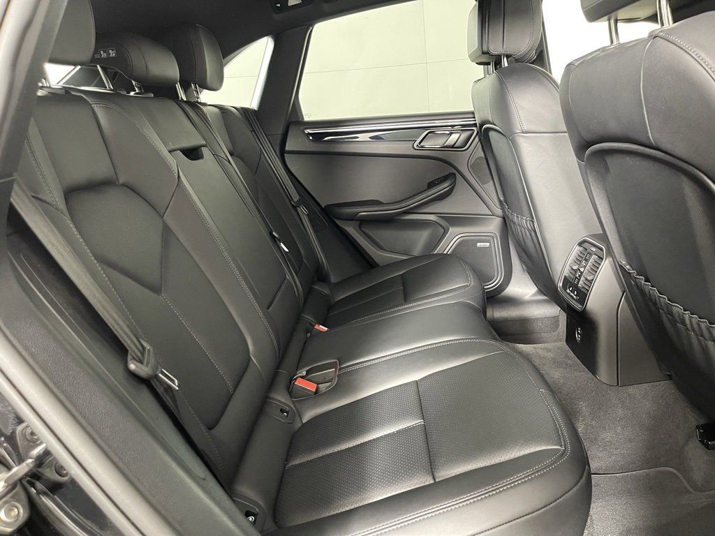 Certified 2025 Porsche Macan image 23