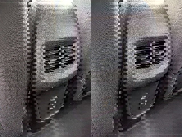 Used 2024 GMC Terrain SLE image 13