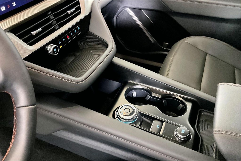New 2026 Ford Explorer Active w/ Active Comfort Package RWD image 8