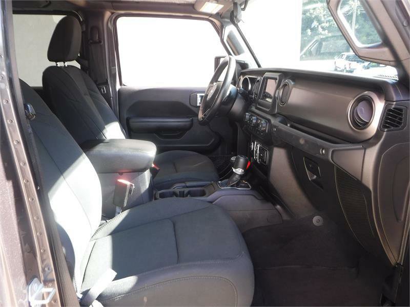 Used 2021 Jeep Gladiator Sport image 4