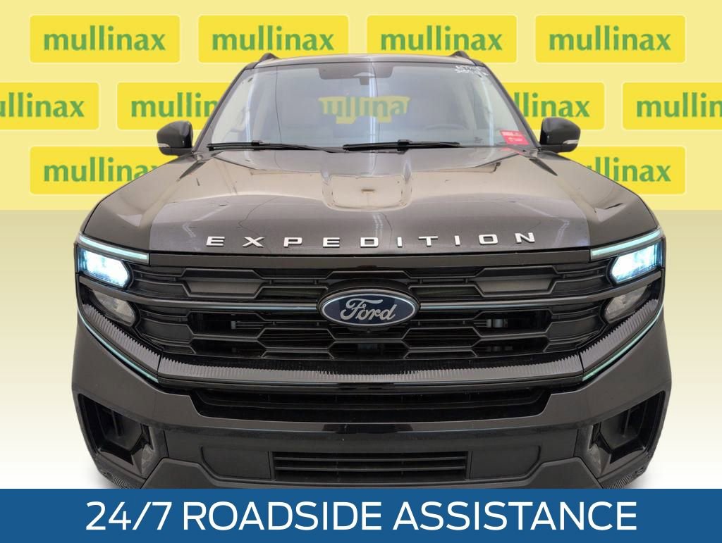Certified 2025 Ford Expedition Active image 18