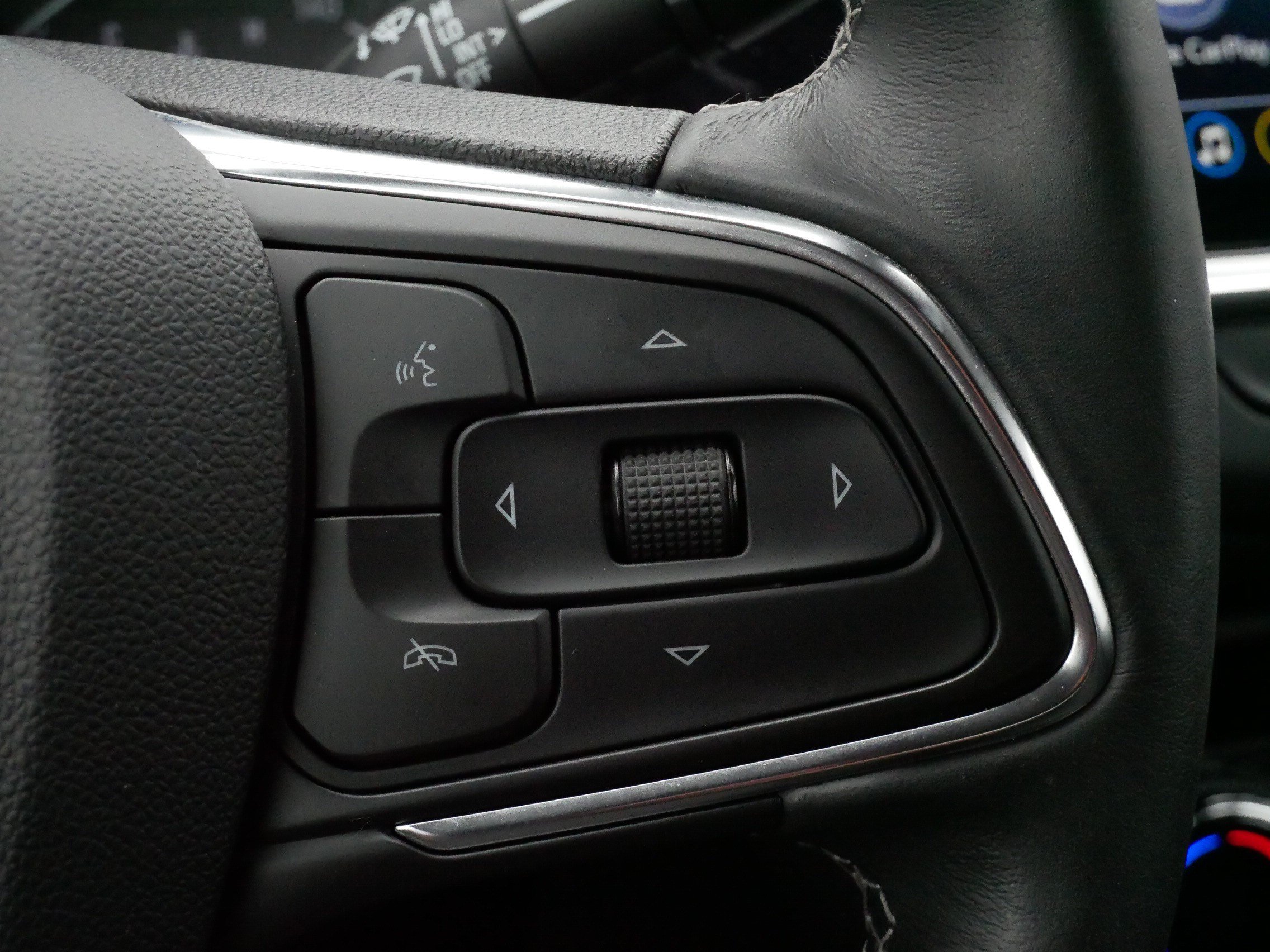 Used 2023 Buick Encore GX Preferred w/ Cold Weather Comfort Package AWD/4WD image 25
