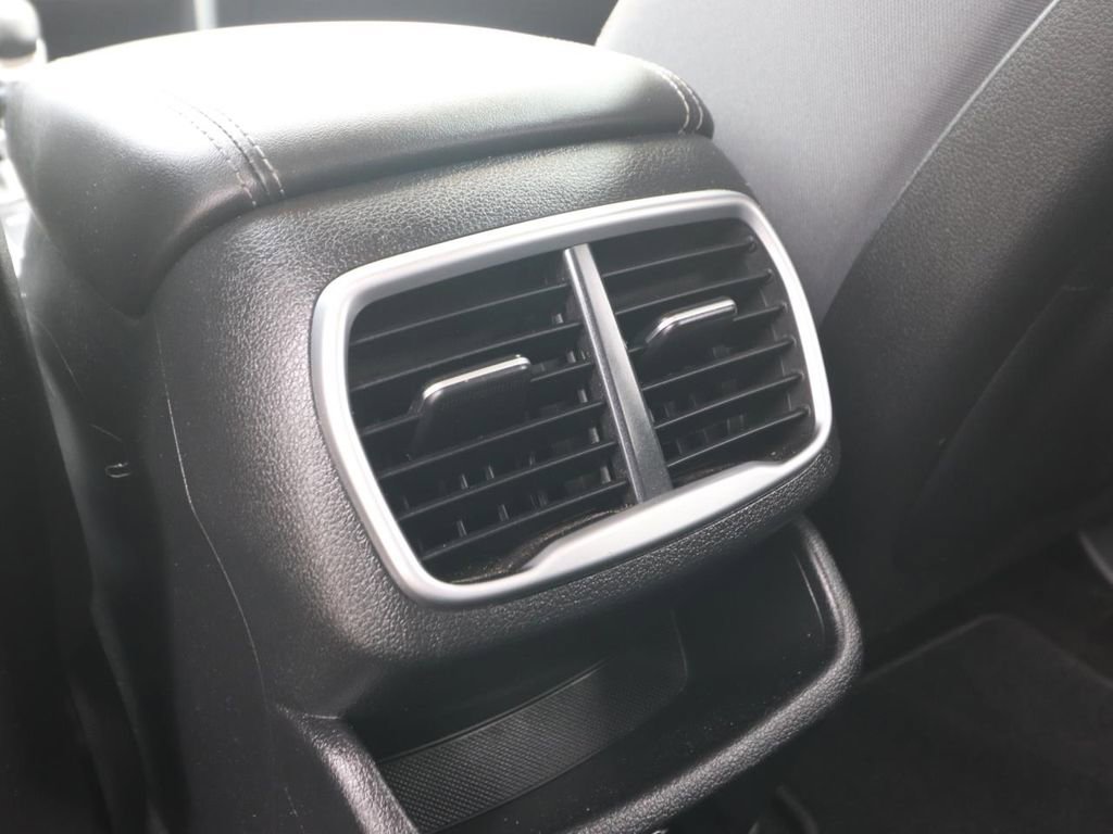 Used 2019 Hyundai Santa Fe SEL FWD image 12