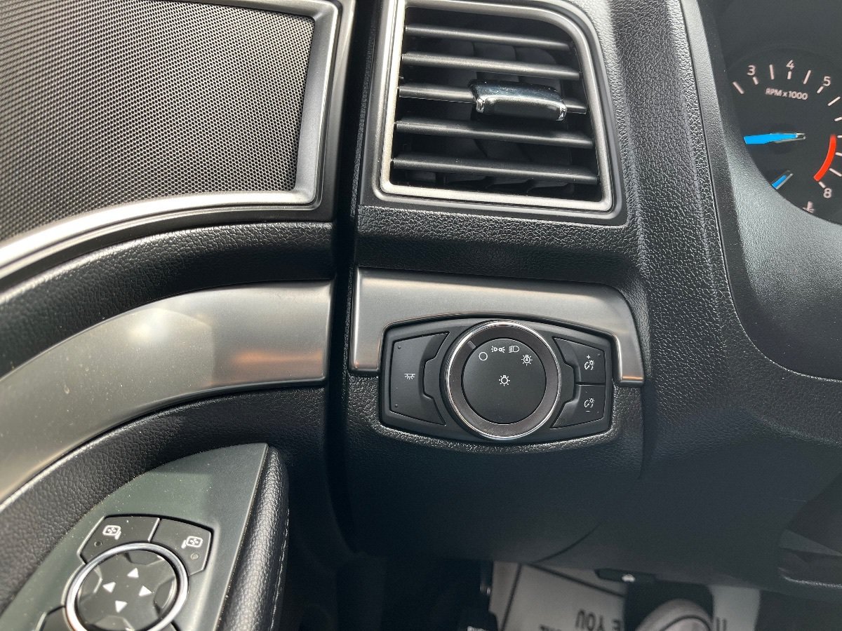 Used 2019 Ford Explorer XLT FWD image 21