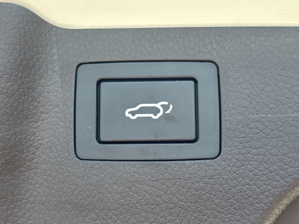 Used 2017 Hyundai Santa Fe Sport AWD/4WD image 25