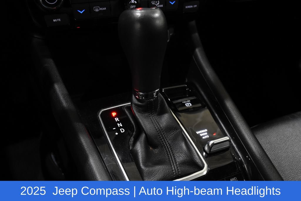 Used 2025 Jeep Compass Latitude w/ Sun & Sound Group AWD/4WD image 23