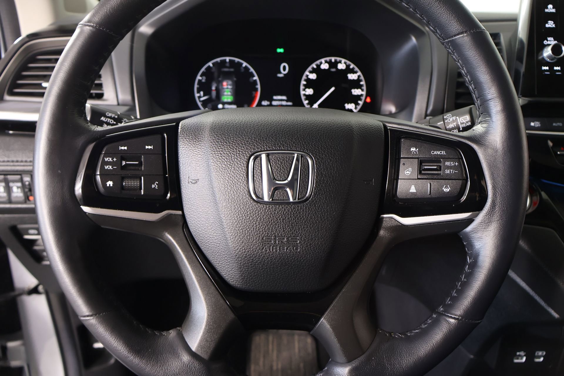 Used 2025 Honda Odyssey Elite image 3