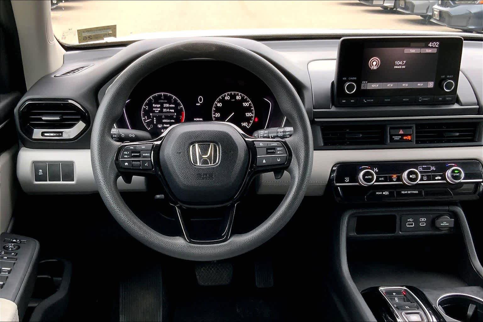 Used 2023 Honda Pilot LX image 6