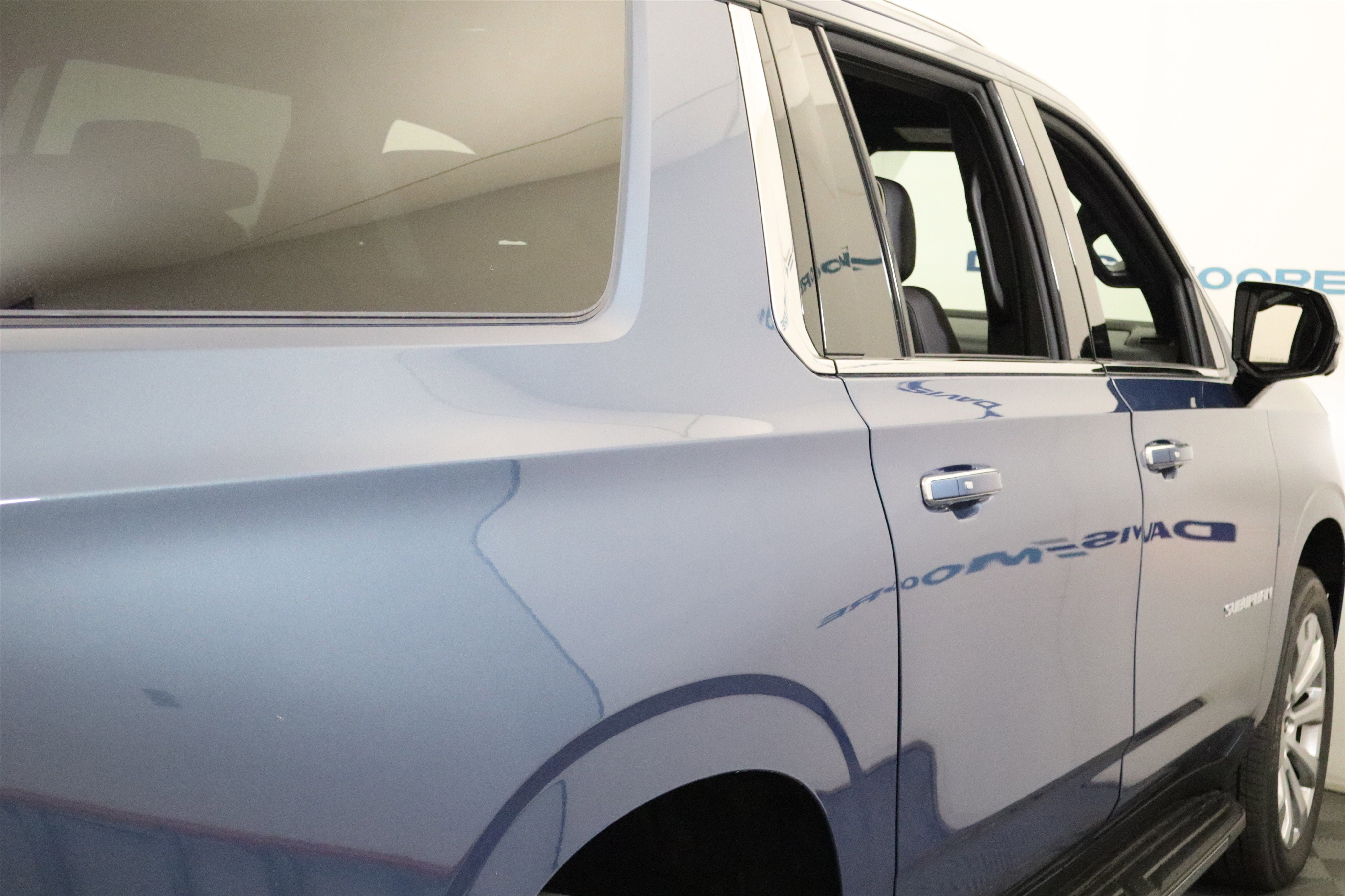 New 2025 Chevrolet Suburban Premier image 6