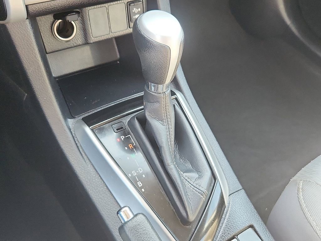 Used 2017 Toyota Corolla LE w/ Carpet Mat Package (TMS) image 10