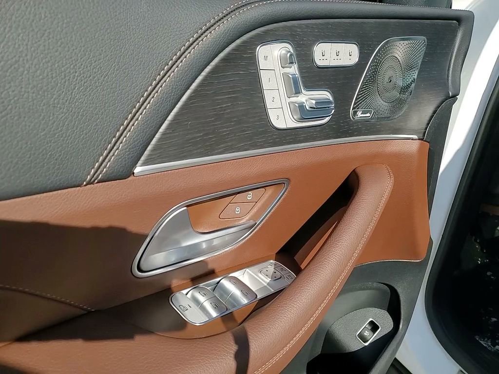 Used 2024 Mercedes-Benz GLE 350 4MATIC image 27