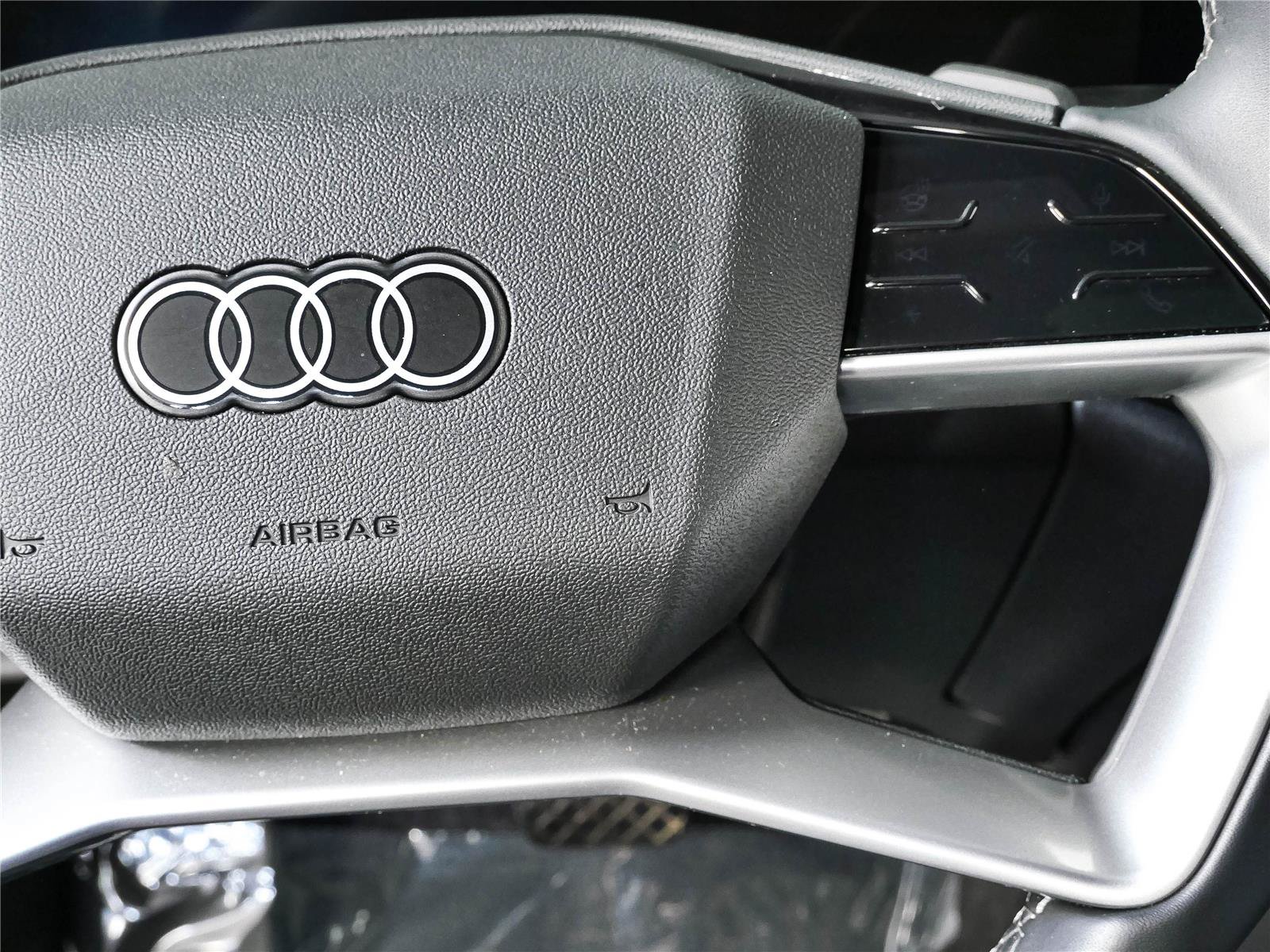 Used 2025 Audi Q5 Premium w/ Convenience Package AWD/4WD image 11