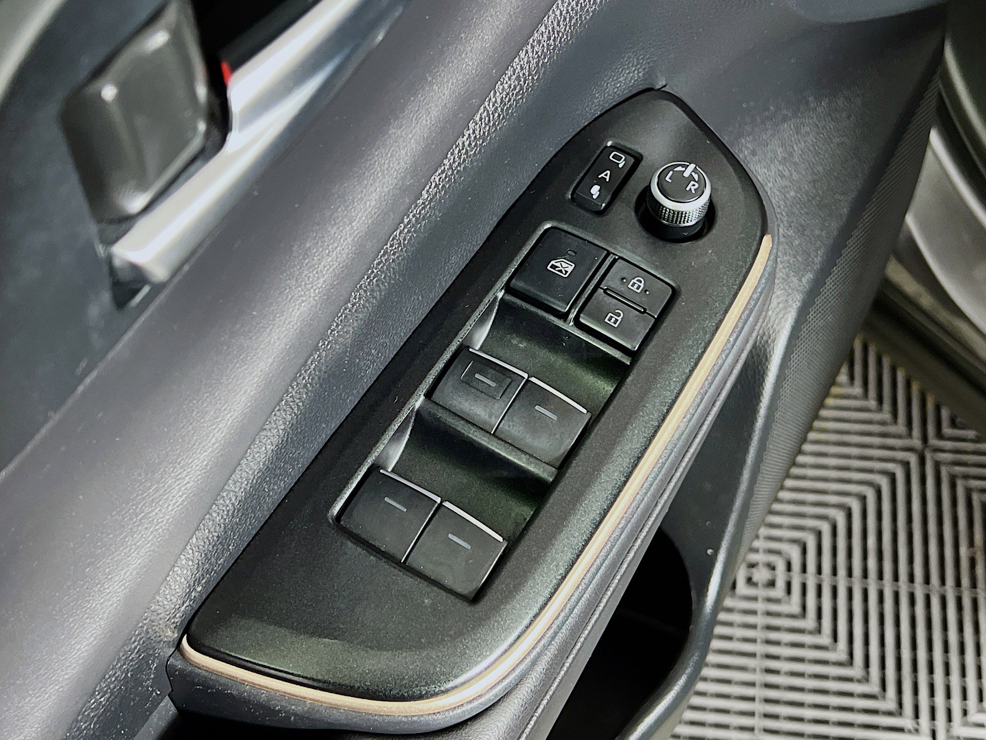 Used 2023 Toyota Crown AWD/4WD image 17