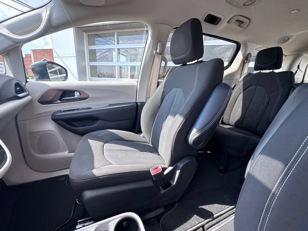 Used 2024 Chrysler Voyager LX FWD image 22