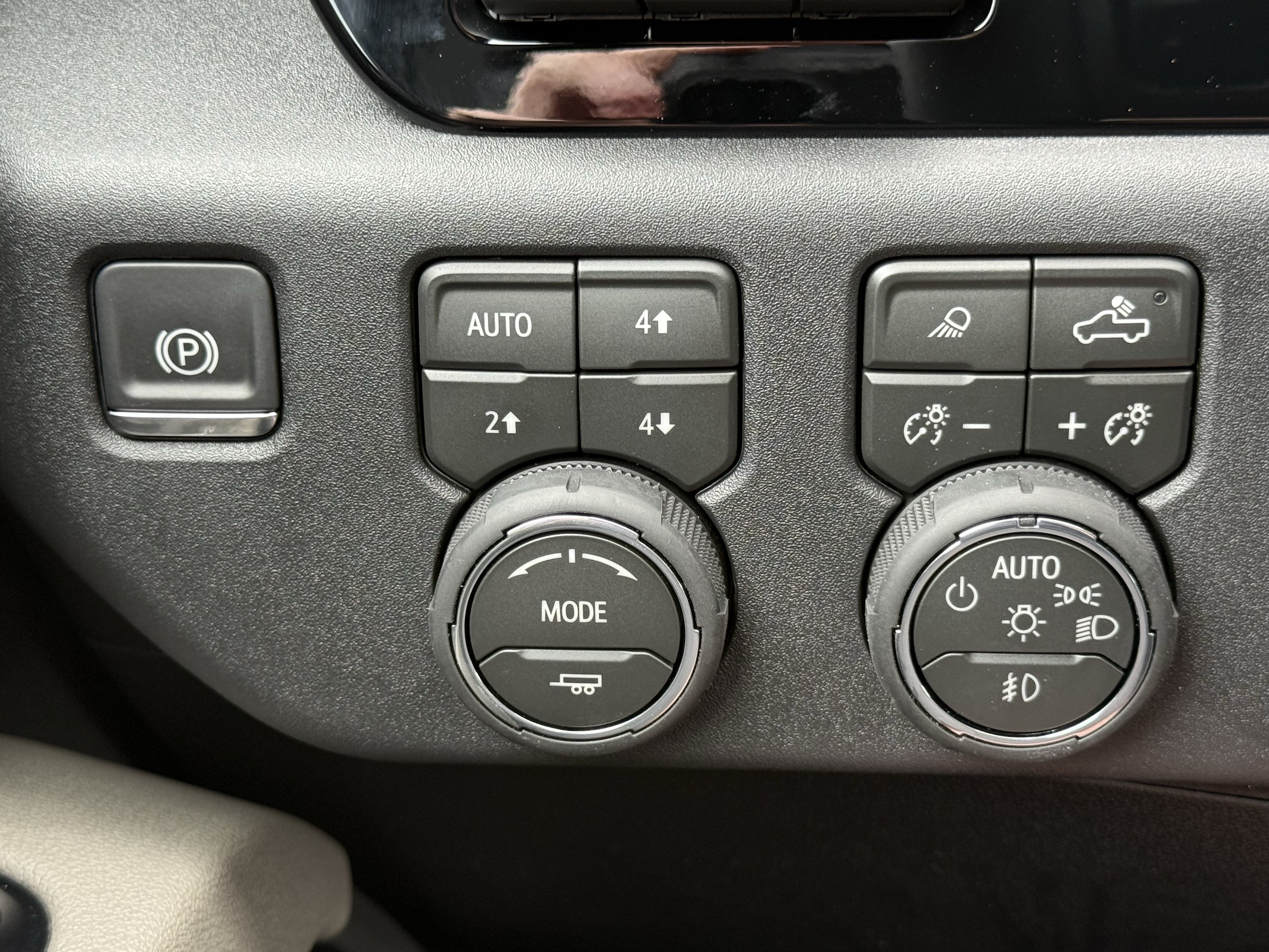 New 2026 Chevrolet Silverado 2500 ZR2 AWD/4WD image 33