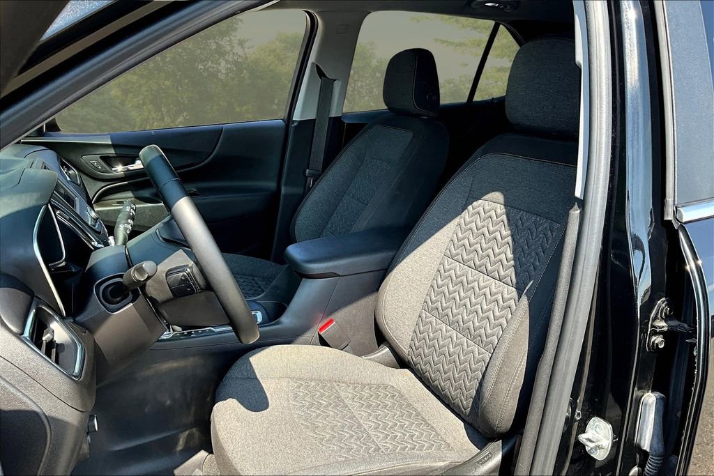 Used 2023 Chevrolet Equinox LT w/ Driver Convenience Package image 24