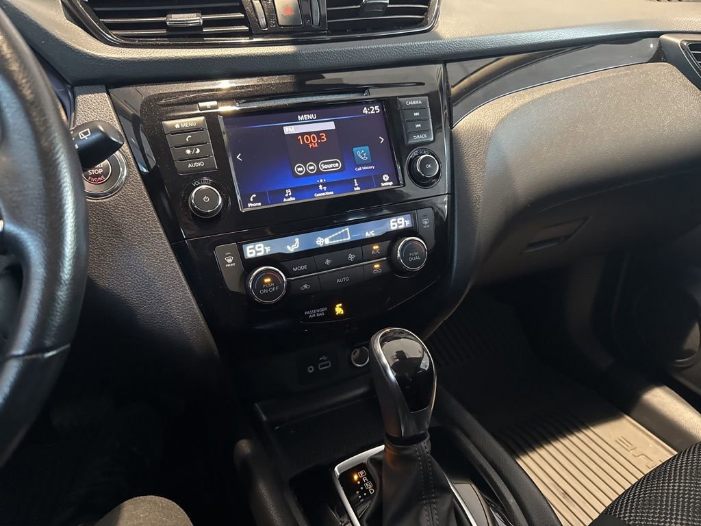 Used 2022 Nissan Rogue Sport SV image 36