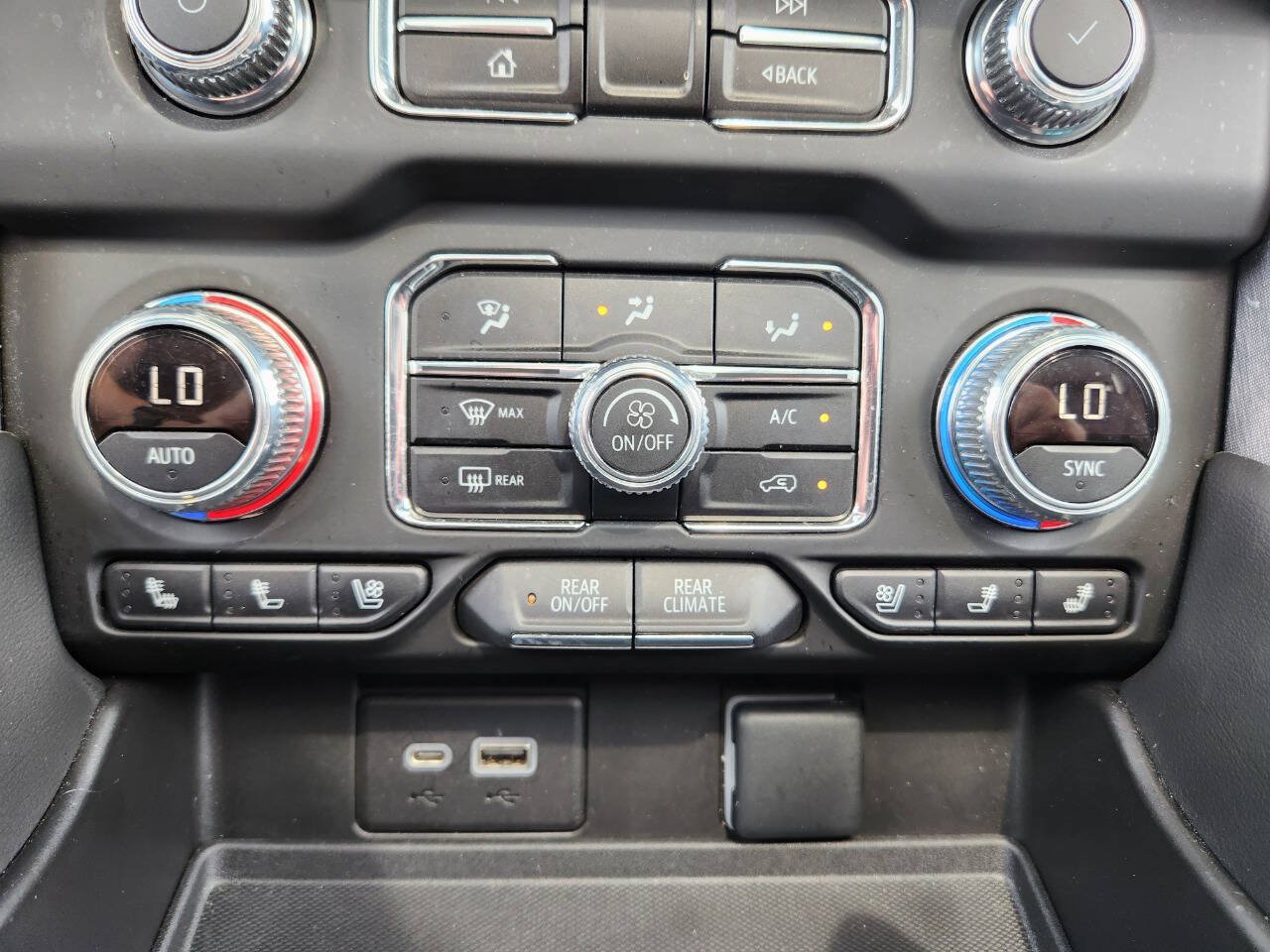 Used 2022 GMC Yukon SLT w/ SLT Premium Package AWD/4WD image 31