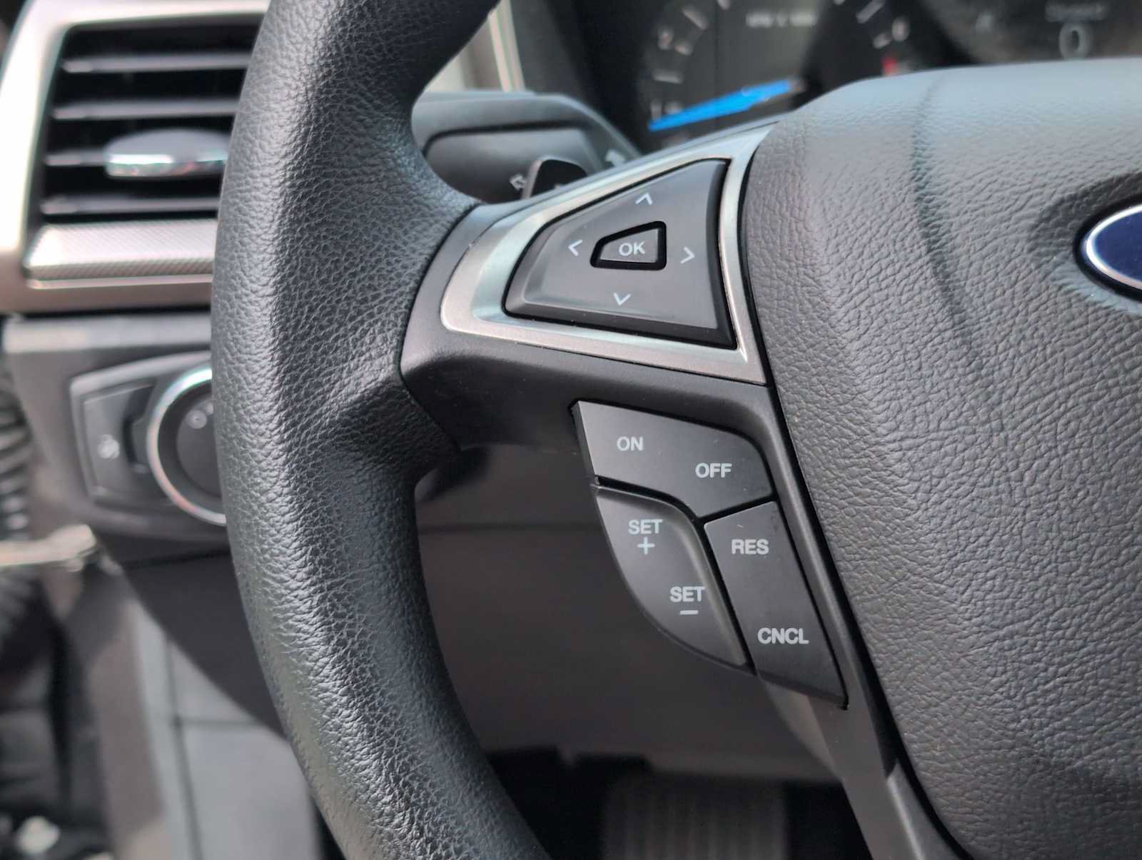 Used 2017 Ford Fusion SE FWD image 23