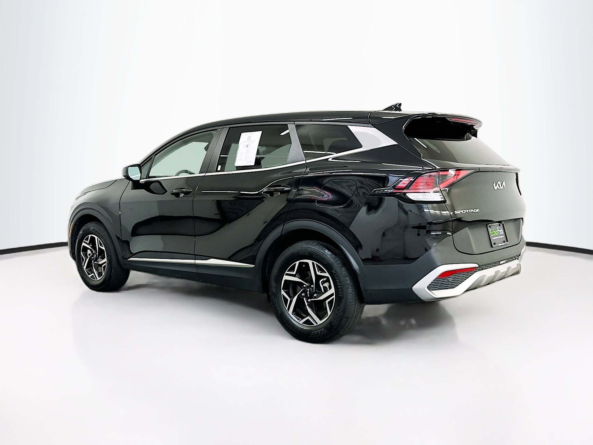 Used 2025 Kia Sportage LX image 5