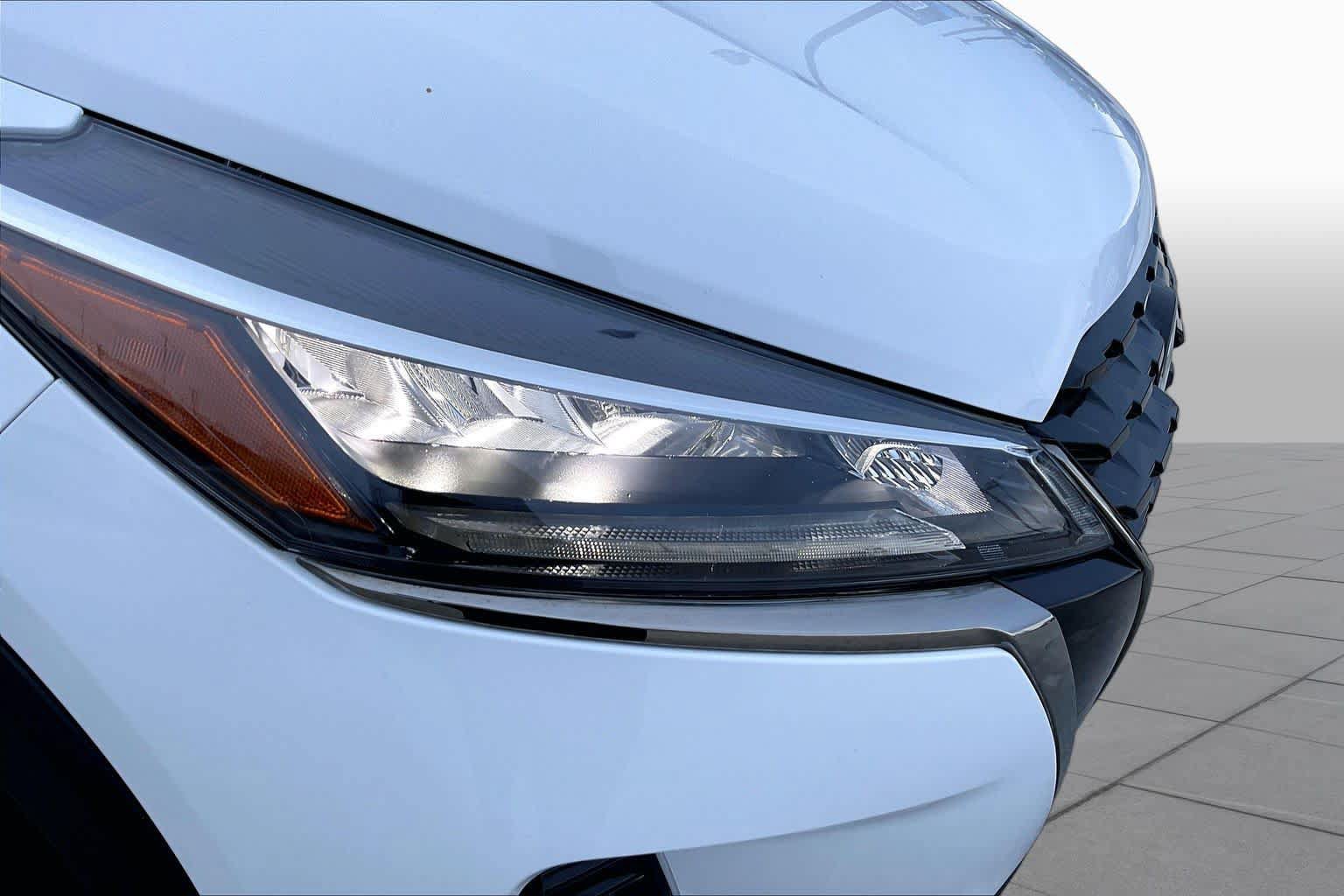 Used 2024 Nissan Kicks SR w/ SR Premium Package FWD image 26
