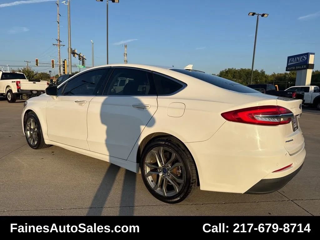 Used 2019 Ford Fusion SEL FWD image 12