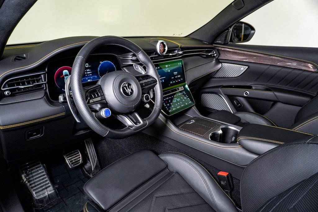 Certified 2024 Maserati Grecale Trofeo image 19