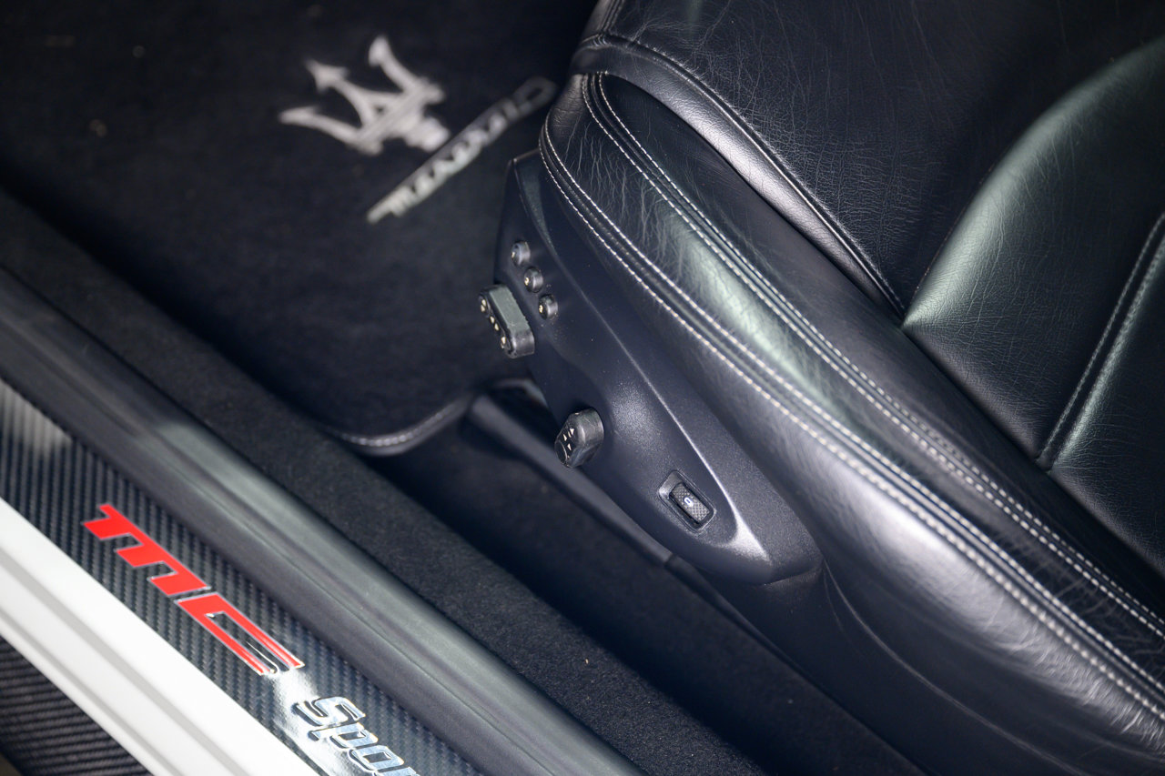 Used 2015 Maserati GranTurismo MC image 35