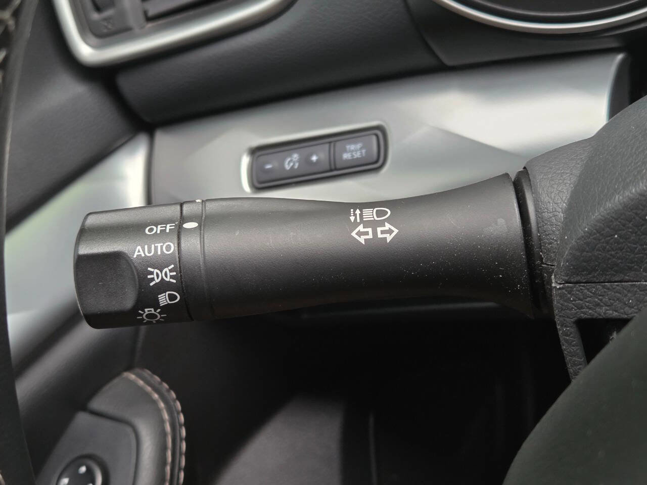 Used 2023 Nissan Maxima SV w/ Floor Mat Group image 45