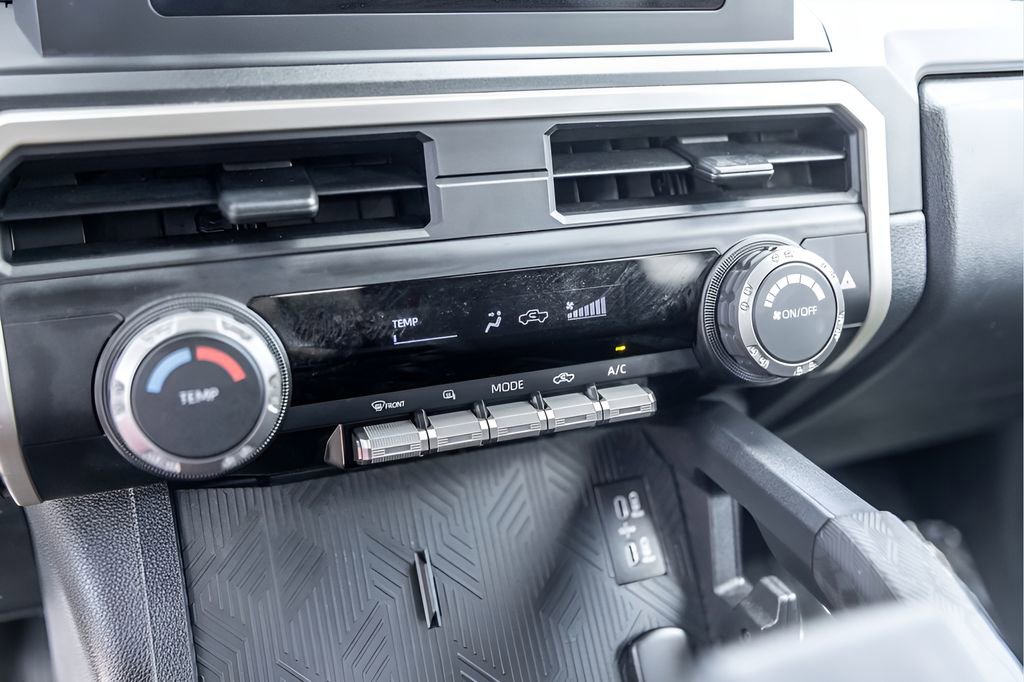 Used 2025 Toyota Tacoma SR AWD/4WD image 21