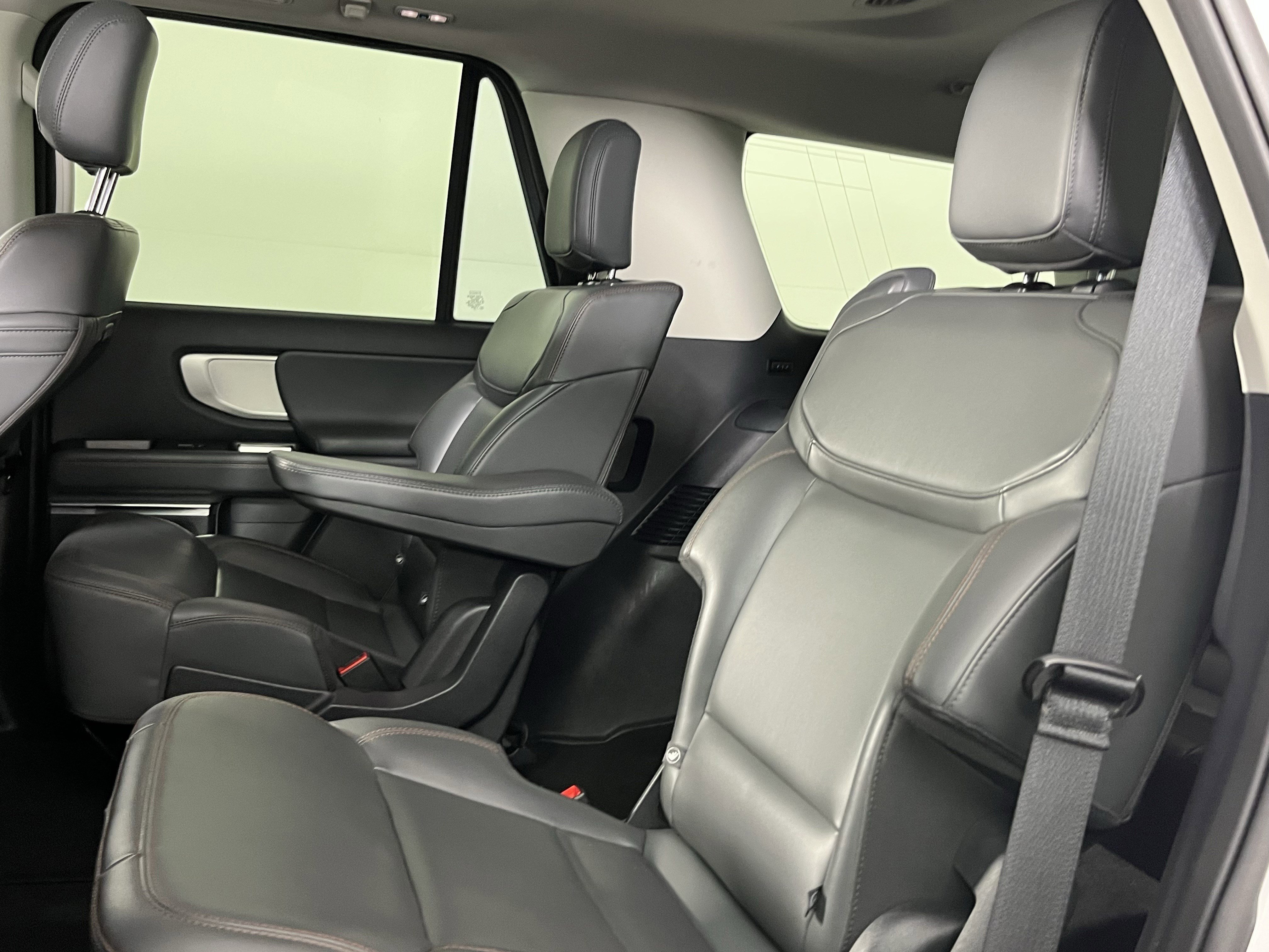 Used 2025 Ford Expedition Active image 15