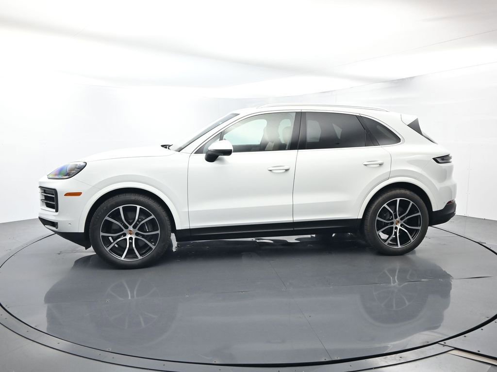 Certified 2026 Porsche Cayenne AWD/4WD image 2