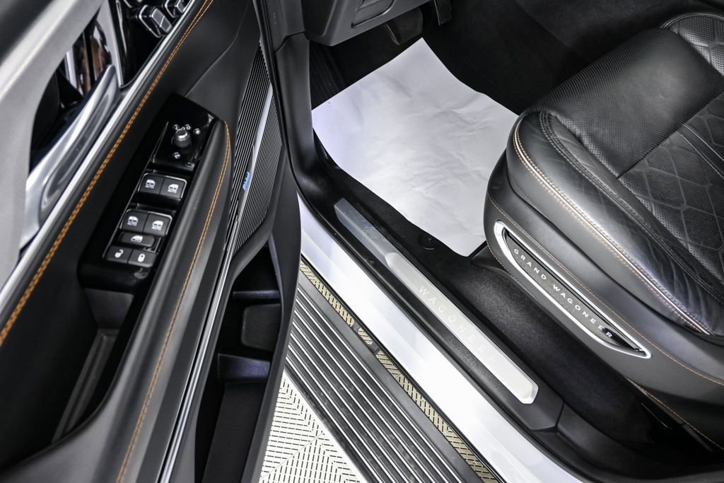 Used 2023 Jeep Grand Wagoneer L Series III w/ Rear Seat Video Group 1 image 9