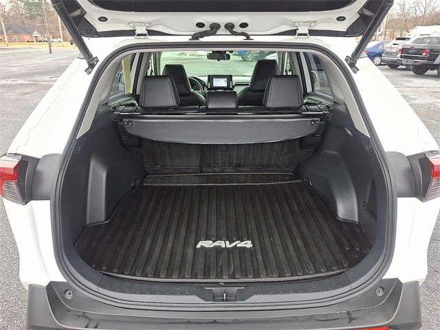 Used 2020 Toyota RAV4 XLE Premium image 27