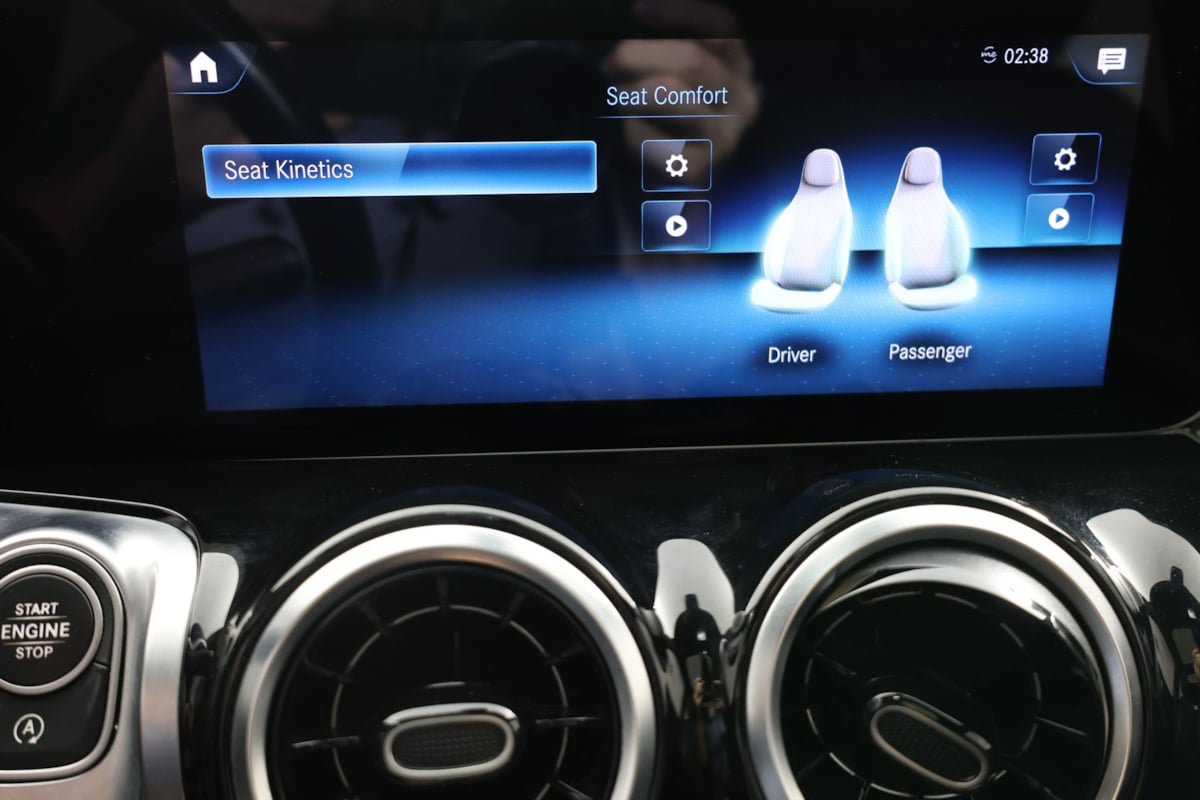 Used 2020 Mercedes-Benz GLB 250 4MATIC image 8