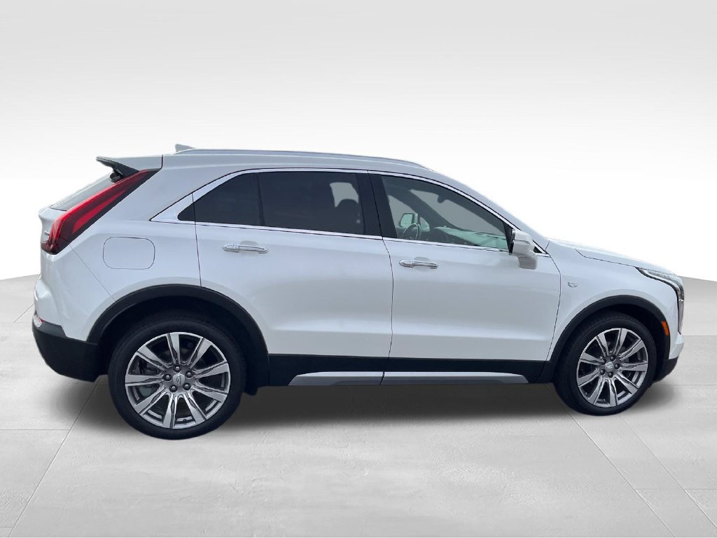 Used 2023 Cadillac XT4 Premium Luxury w/ Cold Weather Package AWD/4WD image 7