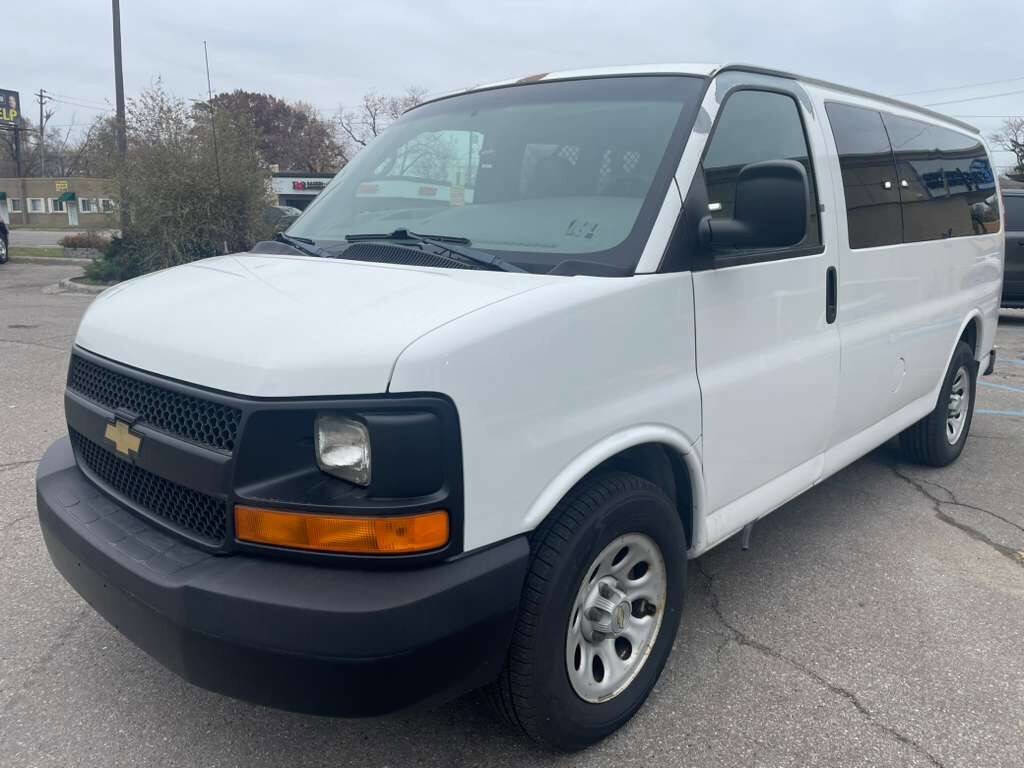 Used 2009 Chevrolet Express 1500 w/ Power Package image 1