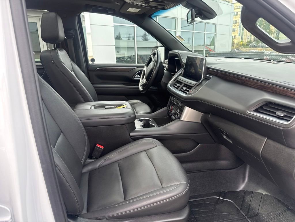 Used 2022 Chevrolet Tahoe Z71 w/ Luxury Package AWD/4WD image 12