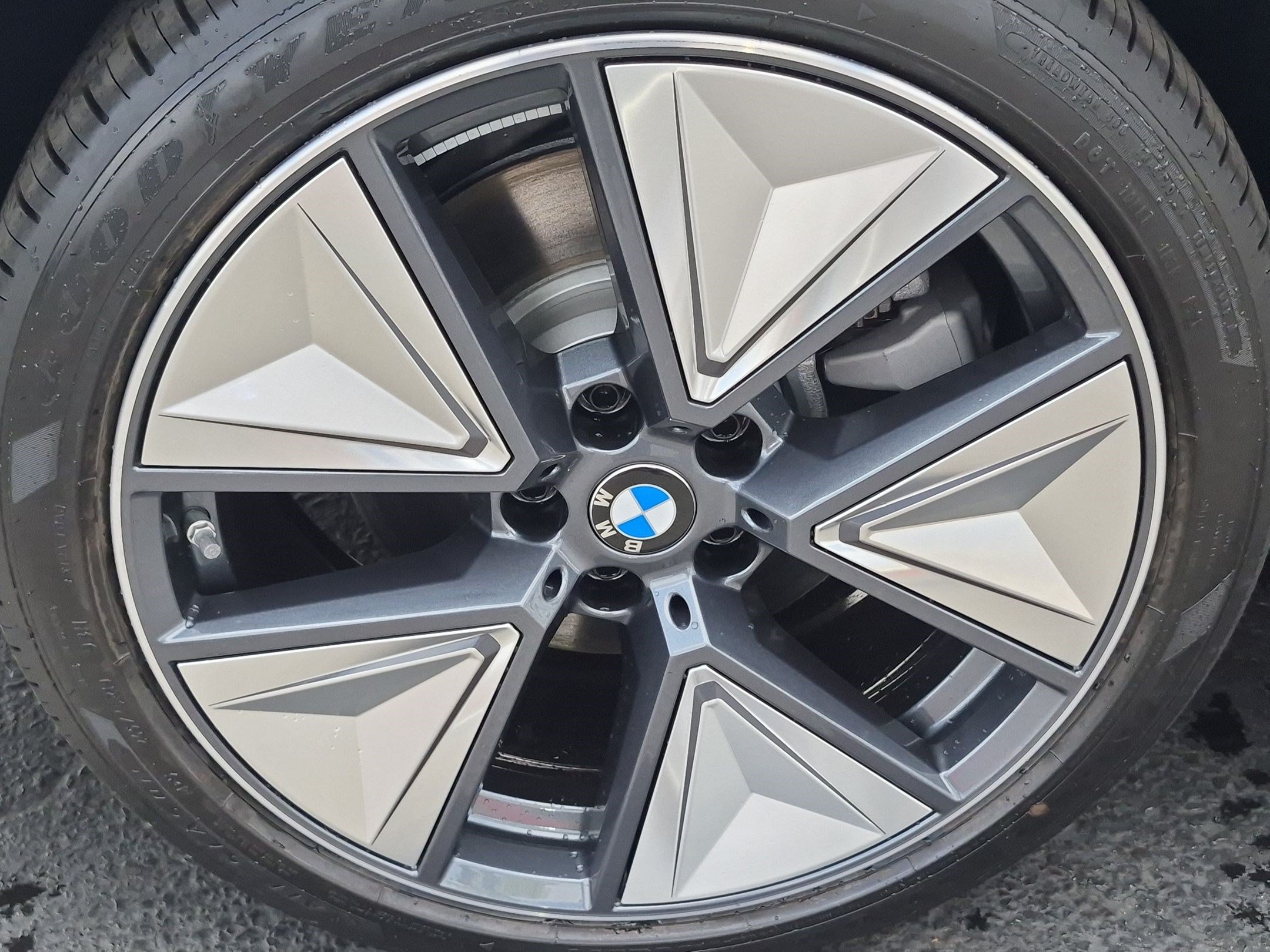 New 2026 BMW i4 eDrive40 w/ Parking Assistance Package RWD image 13