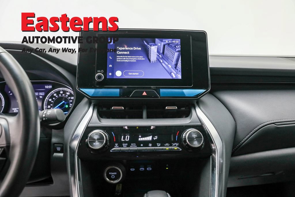 Used 2024 Toyota Venza LE image 11