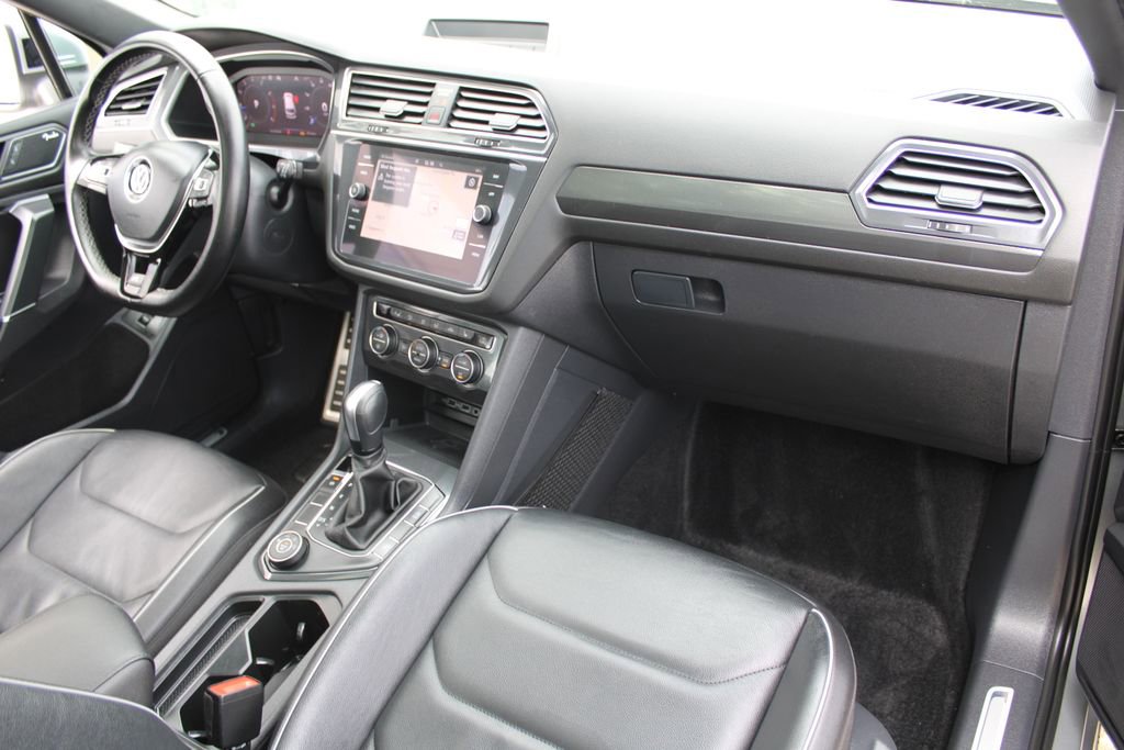 Certified 2020 Volkswagen Tiguan SEL Premium R-Line image 29