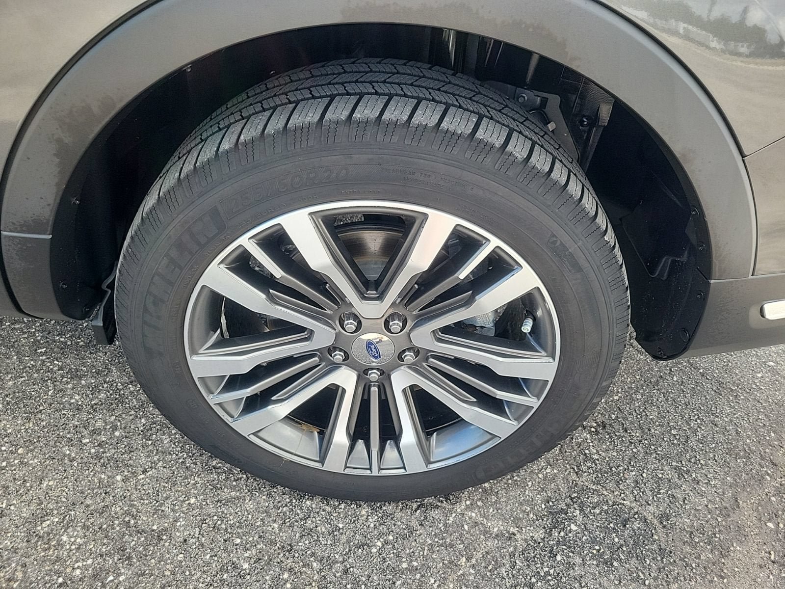 Used 2018 Ford Explorer Platinum AWD/4WD image 9