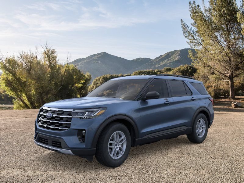 Used 2026 Ford Explorer Active w/ Active Comfort Package RWD image 2