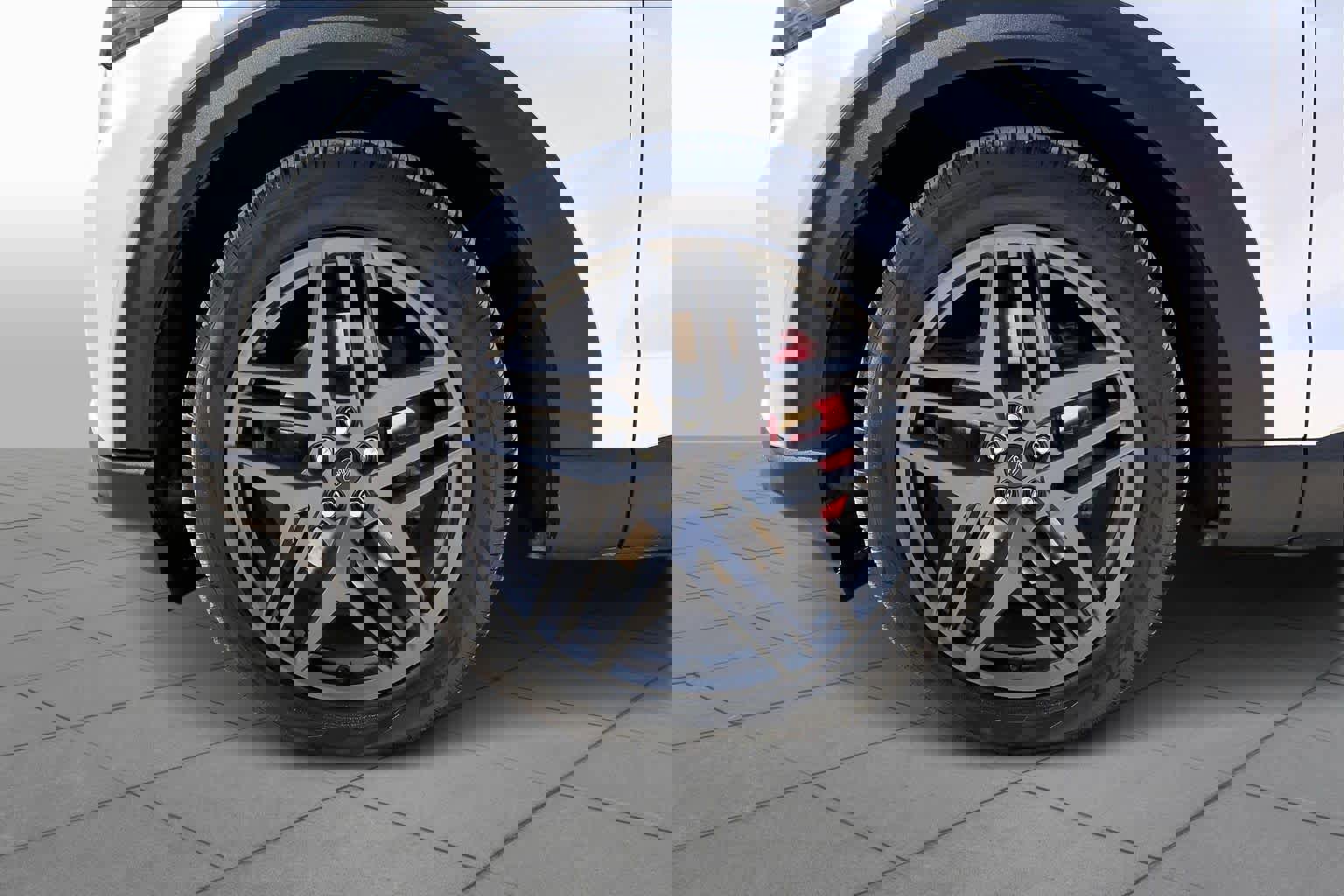 Used 2025 Ford Explorer ST image 11