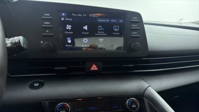 Used 2025 Hyundai Elantra Sport FWD image 33