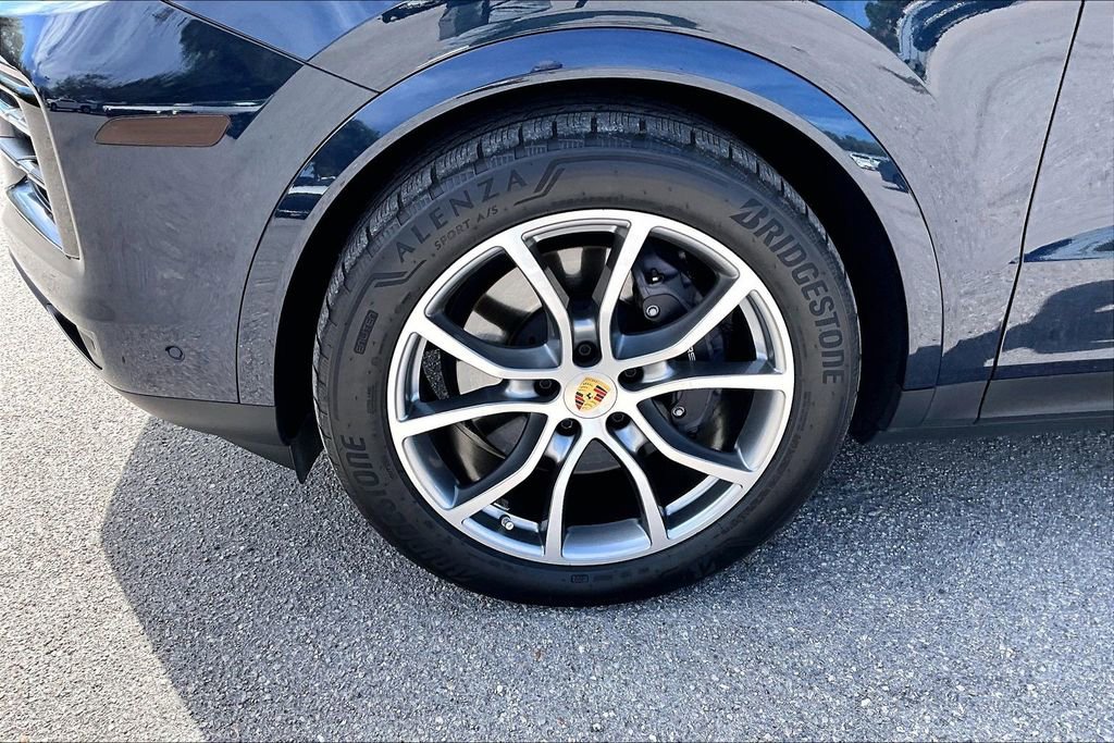 Used 2024 Porsche Cayenne Coupe image 13