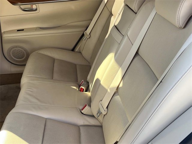 Used 2015 Lexus ES 300h image 20